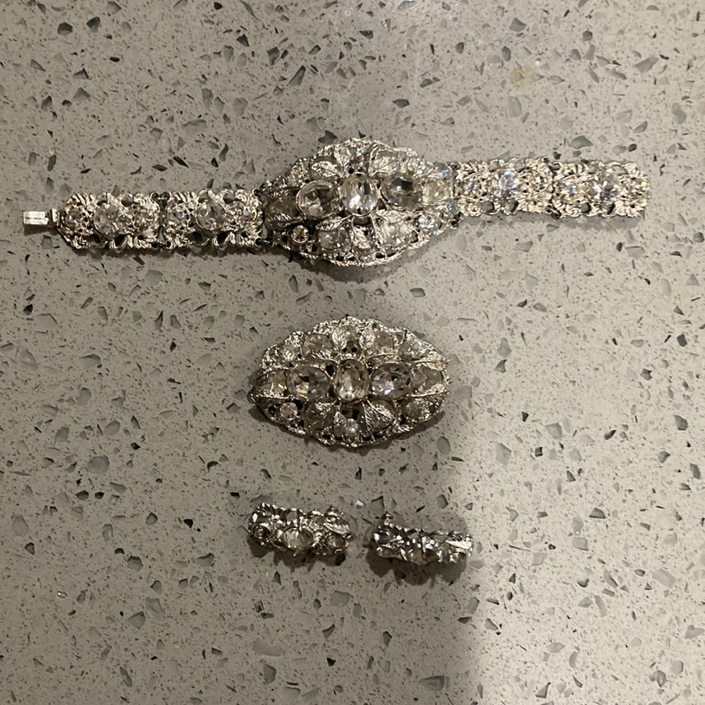 Tara vintage jewelry